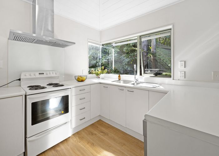  at 2/15 Contessa Drive, Glenfield, North Shore City, Auckland