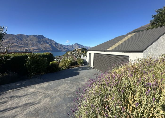  at 92 Wynyard Crescent, Fernhill, Queenstown-Lakes, Otago