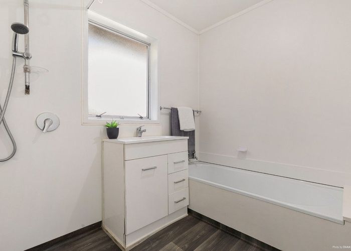  at 26 Halberg Street, Glenfield, North Shore City, Auckland