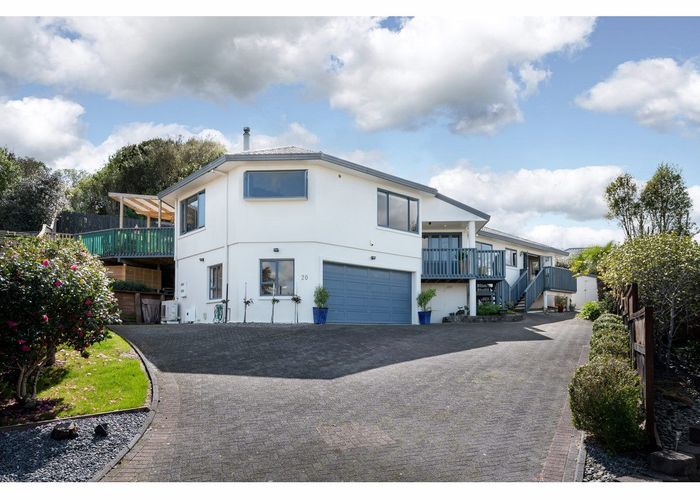  at 20 Friesian Place, Grandview Heights, Hamilton