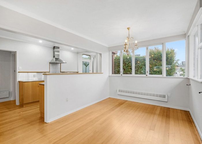  at 4/128 Paritai Drive, Orakei, Auckland