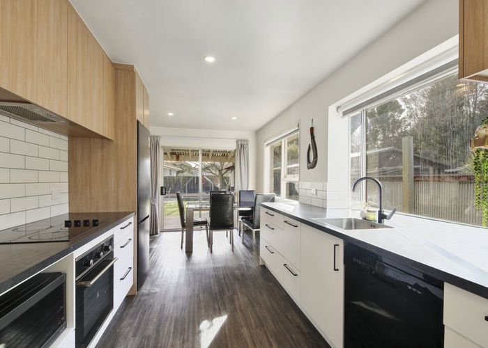  at 24 Woodend Road, Woodend, Woodend