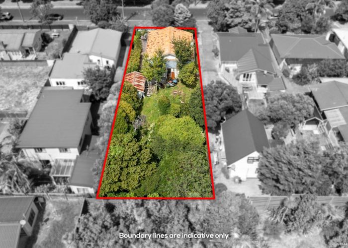  at 16 Sutherland Road, Point Chevalier, Auckland City, Auckland