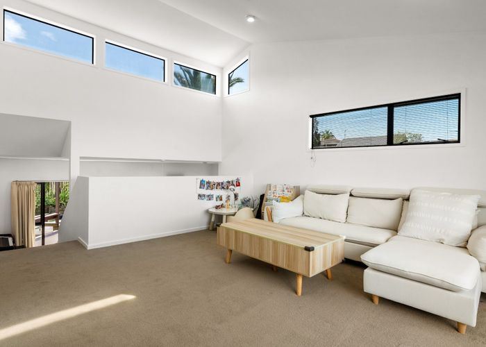  at 1/109 Sunset Road, Totara Vale, Auckland