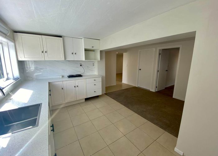  at 51 Bradbury Road, Botany Downs, Manukau City, Auckland