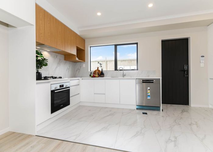  at 10c Roberts Road, Te Atatu South, Waitakere City, Auckland