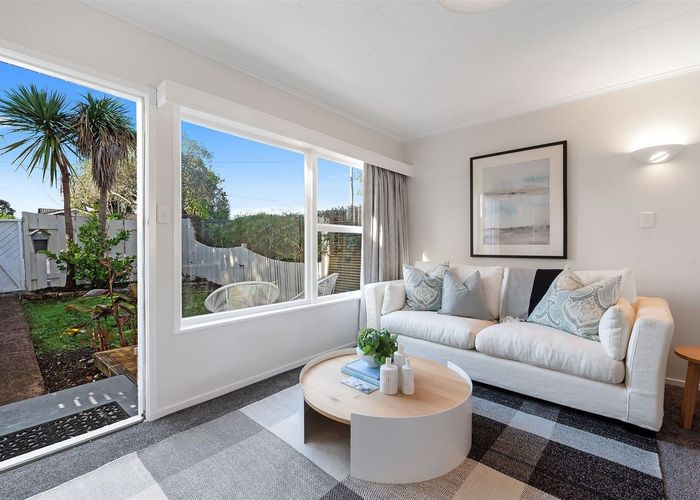  at 2/67 Vauxhall Road, Devonport, Auckland