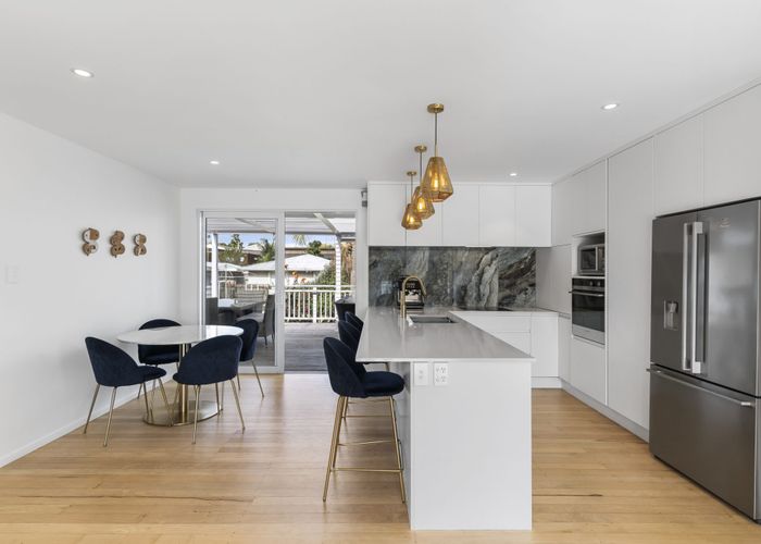  at 35 Chippendale Crescent, Birkdale, Auckland