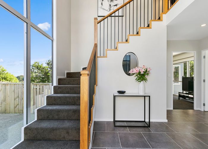  at 1/40 Poto Road, Normandale, Lower Hutt