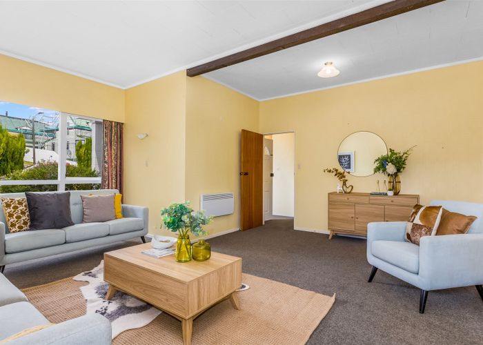  at 4 Mervyn Place, Plimmerton, Porirua