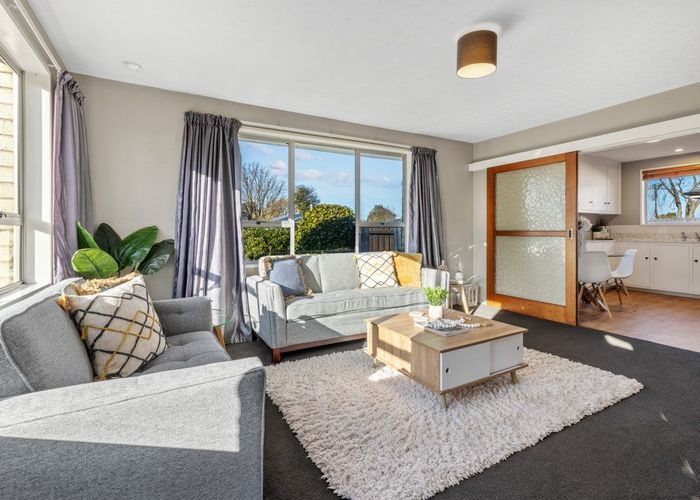  at 1/37 Cavendish Road, Casebrook, Christchurch