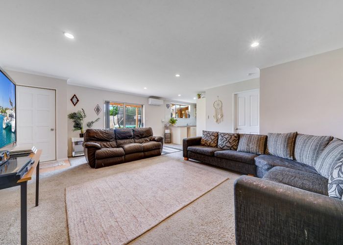 at 18 Jaylo Place, Mangere, Auckland