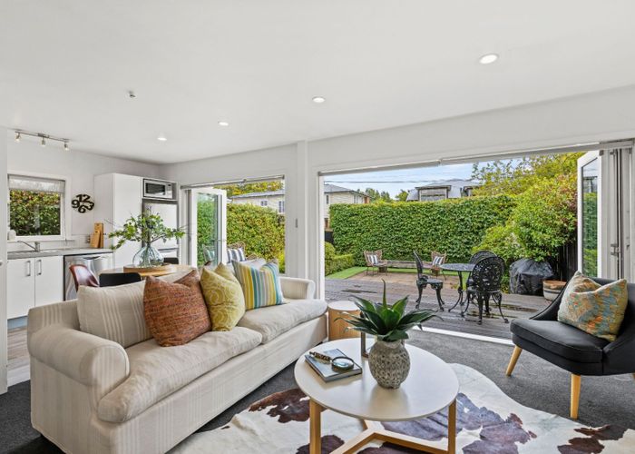  at 2/110 Leinster Road, Strowan, Christchurch