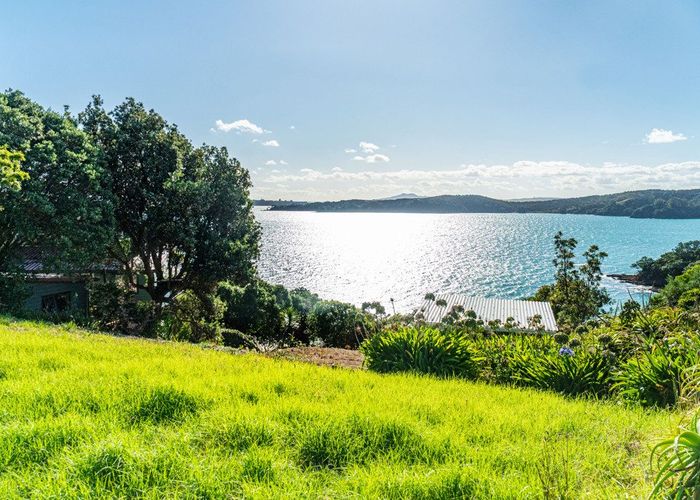 at 61 Kennedy Point Road, Surfdale, Waiheke Island, Auckland