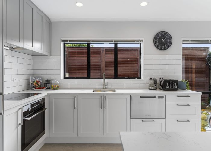  at 2/39 Oliver Street, Point Chevalier, Auckland