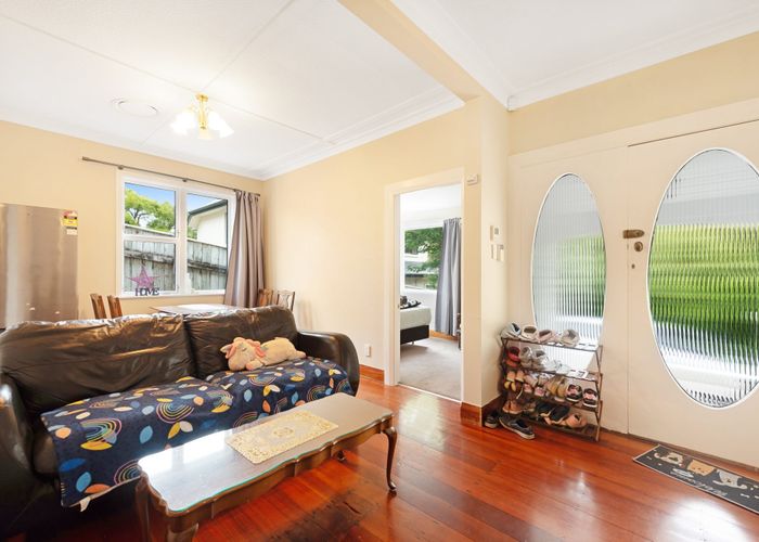  at 2/30 Ottawa Road, Ngaio, Wellington