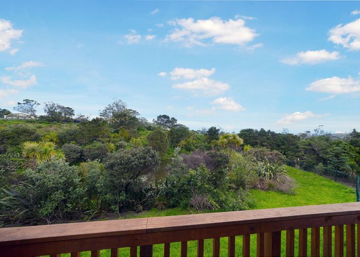  at 132E Tiriwa Drive, Massey, Waitakere City, Auckland
