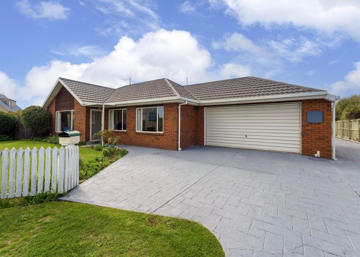  at 17 Seascape Gardens, Bromley, Christchurch