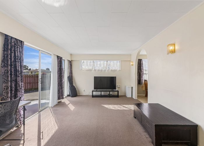  at 4 Convair Crescent, Mangere, Auckland