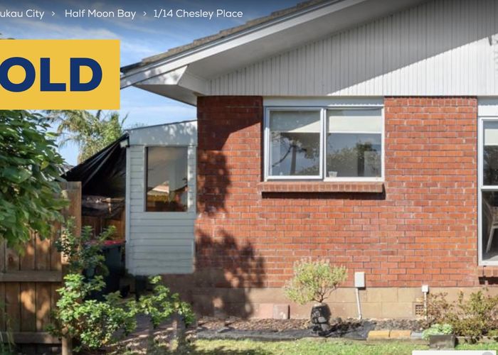  at 1/14 Chesley Place, Half Moon Bay, Auckland