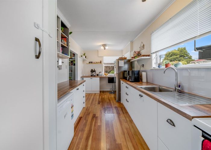  at 17 Chelmsford Street, Silverdale, Hamilton, Waikato