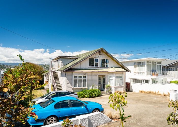  at 2/87 Queens Drive, Lyall Bay, Wellington, Wellington