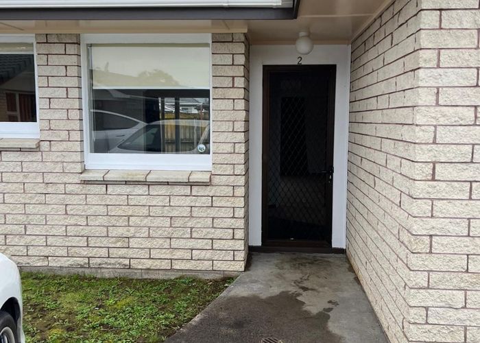  at 2/5 Carolyn Street, Papatoetoe, Manukau City, Auckland