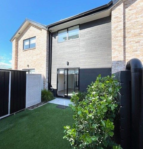 at 2/57 Taikata Road, Te Atatu Peninsula, Waitakere City, Auckland