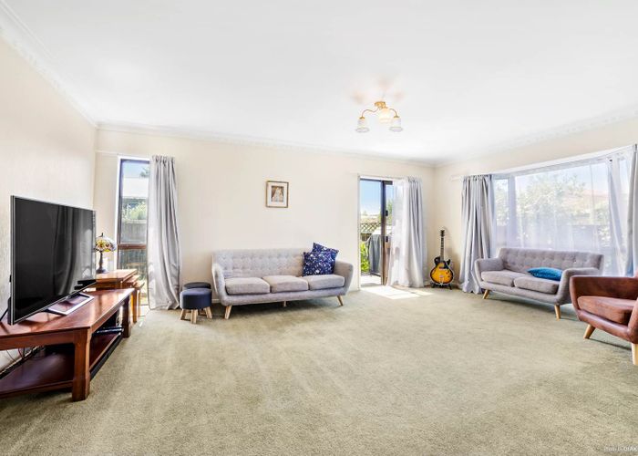  at 2/61 Nile Road, Milford, Auckland