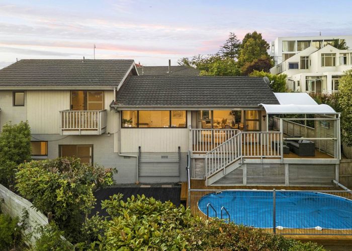  at 1/32 Montclair Rise, Browns Bay, North Shore City, Auckland