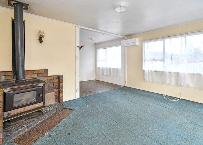  at 17 Fairdale Avenue, Red Hill, Papakura
