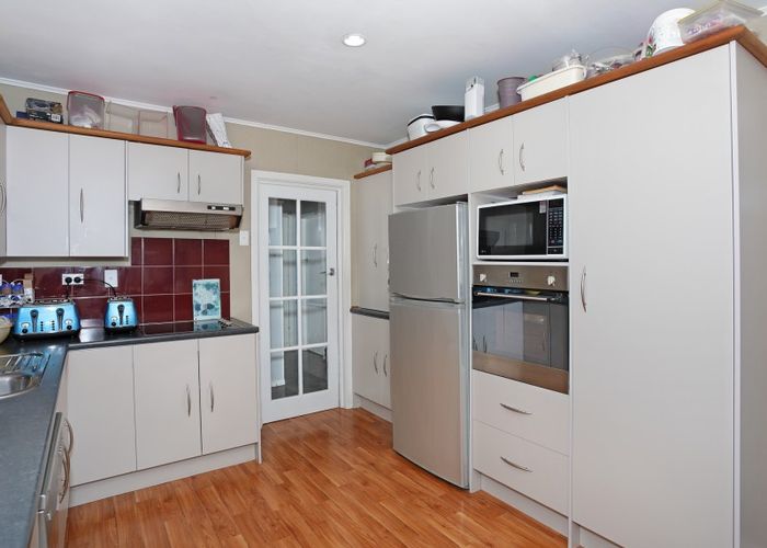  at 35 Flower Street, Bulls