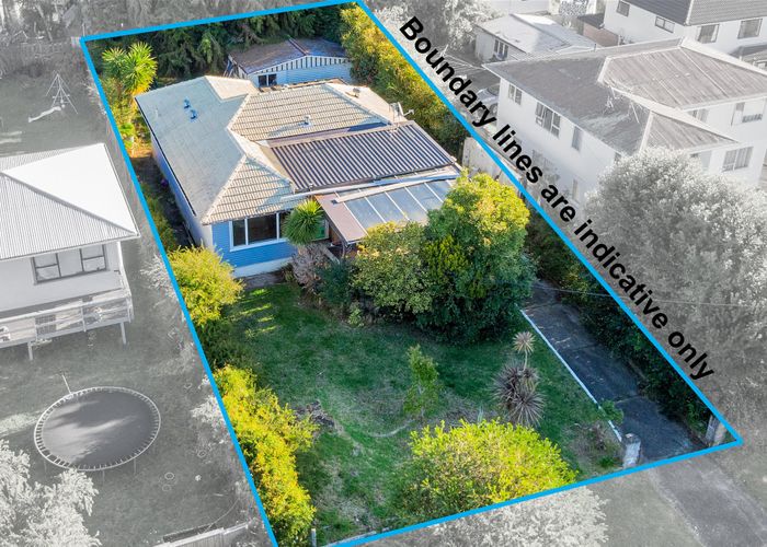  at 14 Geordie Street, Henderson, Auckland