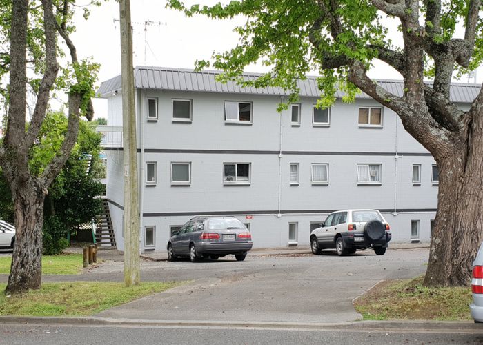  at 2/4 Moana Street, Frankton, Hamilton