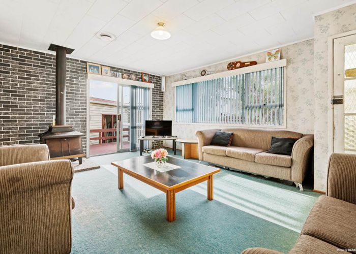  at 165 Dawson Road, Clover Park, Auckland