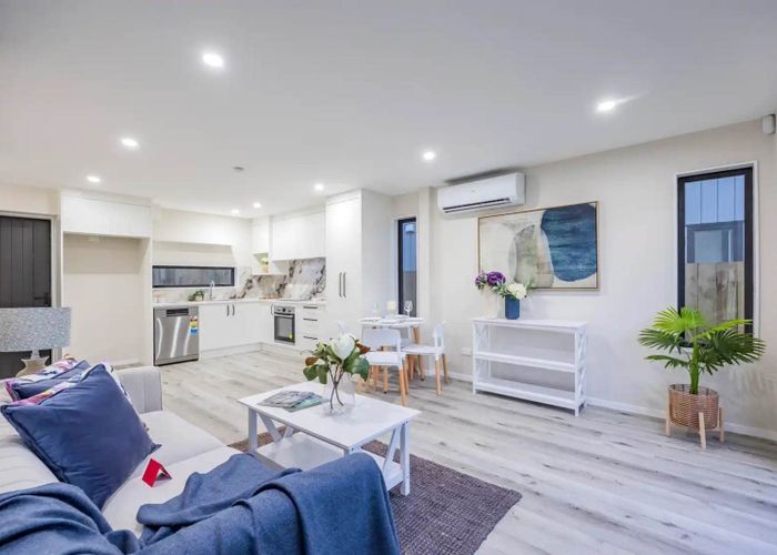  at 4/6 Vine Street, Mangere East, Manukau City, Auckland