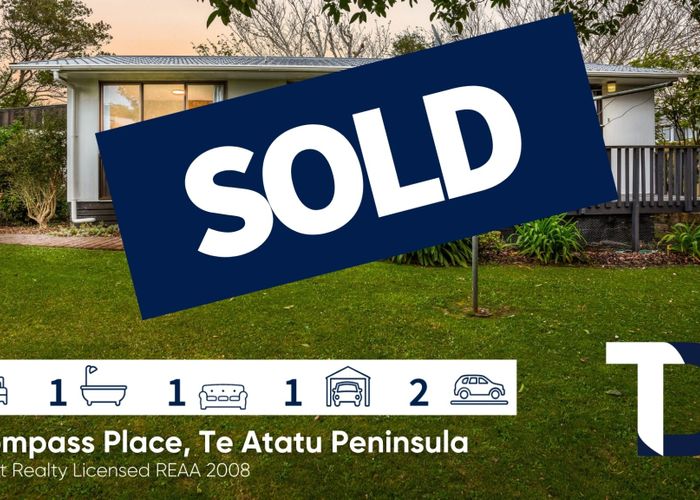  at 2/5 Compass Place, Te Atatu Peninsula, Auckland