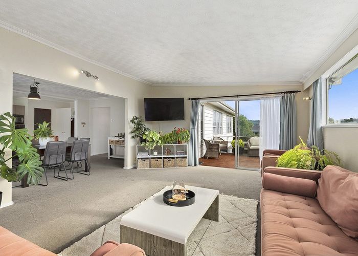  at 15 Brora Crescent, Papakowhai, Porirua, Wellington