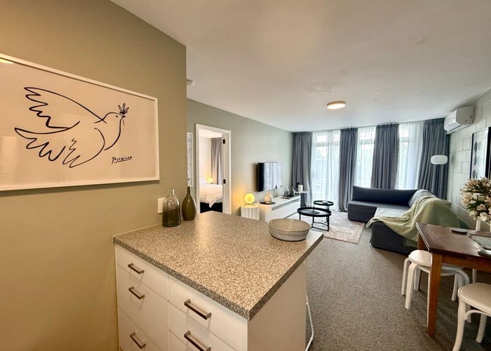  at 2/58 Papanui Road, Merivale, Christchurch City, Canterbury