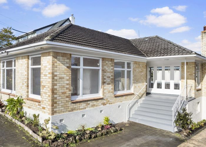  at 440 Hillsborough Road, Mount Roskill, Auckland