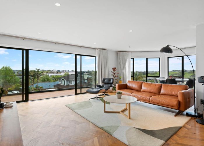  at 10 Pigeonwood Lane, Albany, Auckland