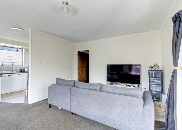  at 2B Tui Avenue, Forest Lake, Hamilton