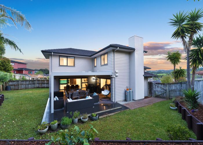  at 10 Finsbury Place, Henderson, Auckland