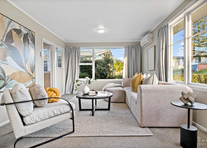  at 27 Amberley Avenue, Te Atatu South, Waitakere City, Auckland