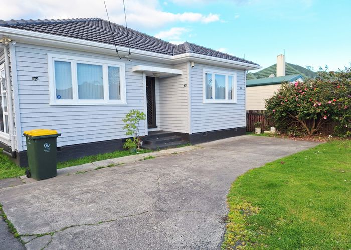  at 1/21 Rosebank Road, Papatoetoe, Auckland