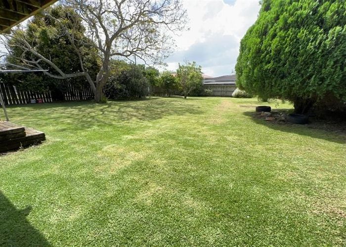  at 32 Church Road, Mangere Bridge, Auckland