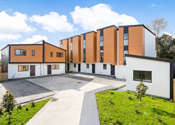  at 4/10 Orchid Place, Te Atatu South, Waitakere City, Auckland