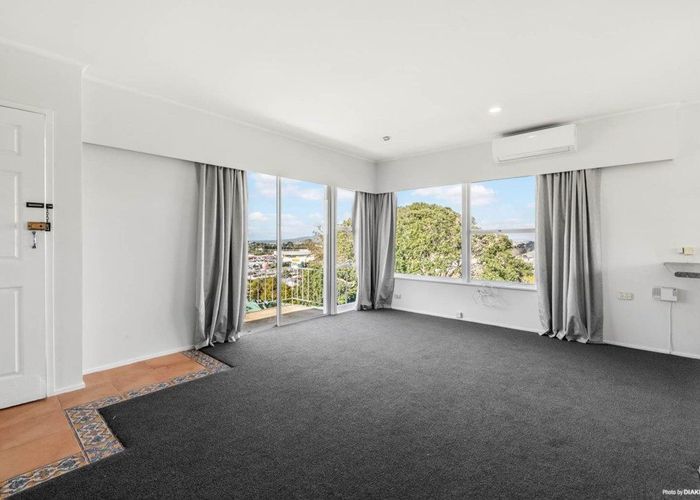  at 2/31 Marcel Place, Glenfield, North Shore City, Auckland