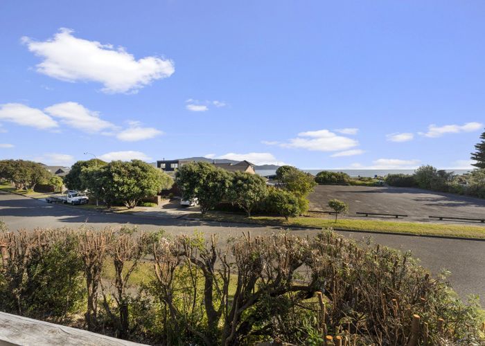  at 3 Ara Kuaka, Waikanae Beach, Kapiti Coast, Wellington