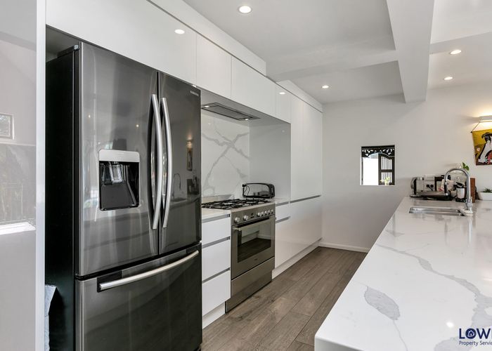  at 480a Beach Road, Murrays Bay, North Shore City, Auckland